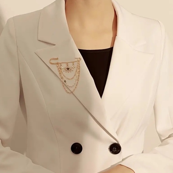 Vintage Evil Eye Tassel Brooch - Golden Gaze Luxury Accessory Protection Pin 🧿 - Picture 2 of 7